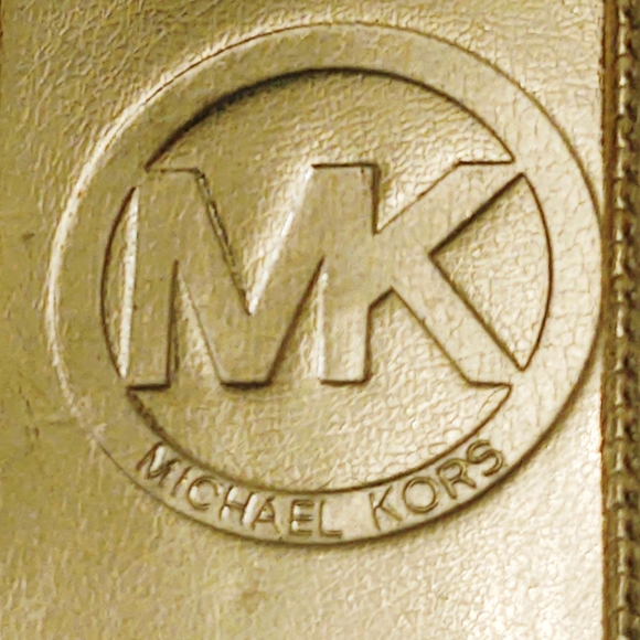 Designer Michael Kors Black Snakeskin Wristlet/Wallet - Picture 3 of 6